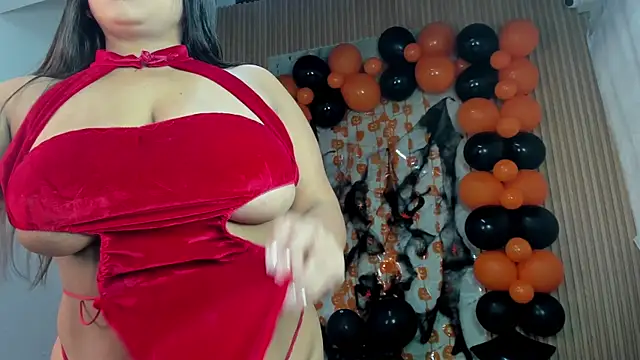 Any topless online show from October 21, 2025, 11:00 am