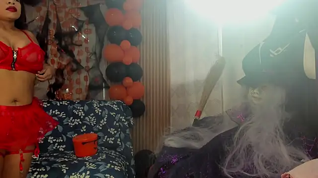 Any topless online show from October 29, 2025, 11:01 am