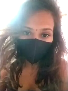 Ayushisharmaa online show from December 17, 2024, 4:32 pm