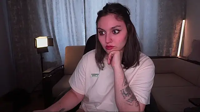 Snapshot of Hoot_owl_cb chatting on May 4, 2026, 5:14 am Hoot owl cb online show from May 4, 2026, 5:14 am