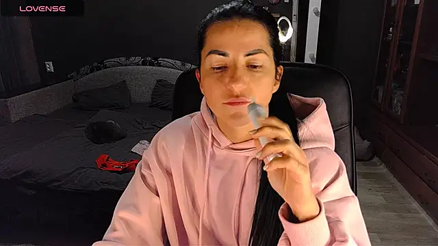 Aria Dl online show from December 3, 2025, 1:31 pm