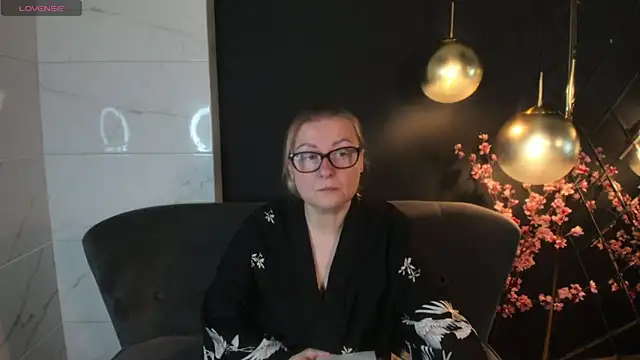 AlexandraKind online show from January 25, 2025, 1:41 pm