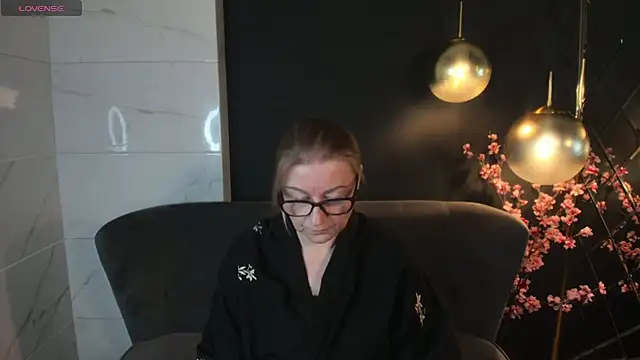 AlexandraKind online show from January 25, 2025, 4:46 pm