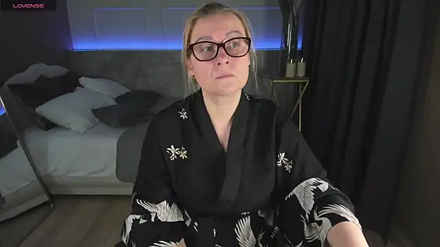 AlexandraKind online show from January 28, 2025, 8:47 pm