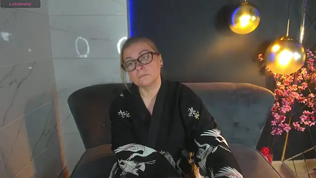 AlexandraKind online show from January 30, 2025, 5:06 pm