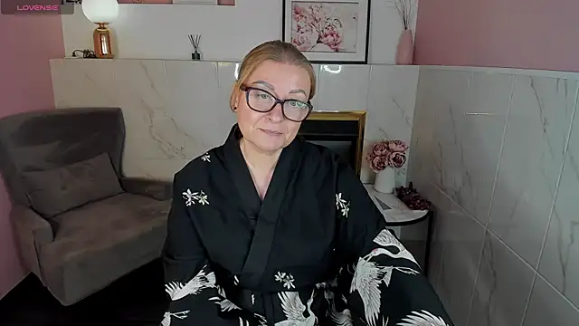 AlexandraKind online show from January 30, 2025, 8:31 pm