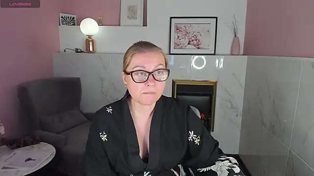 AlexandraKind online show from February 1, 2025, 4:44 pm