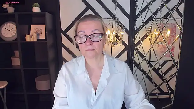 AlexandraKind online show from February 11, 2025, 1:41 pm