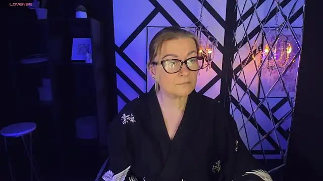 AlexandraKind online show from February 14, 2025, 8:37 pm