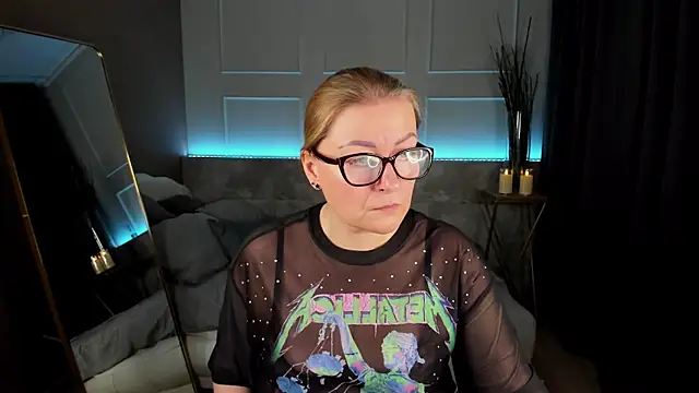 AlexandraKind online show from February 18, 2025, 8:47 pm