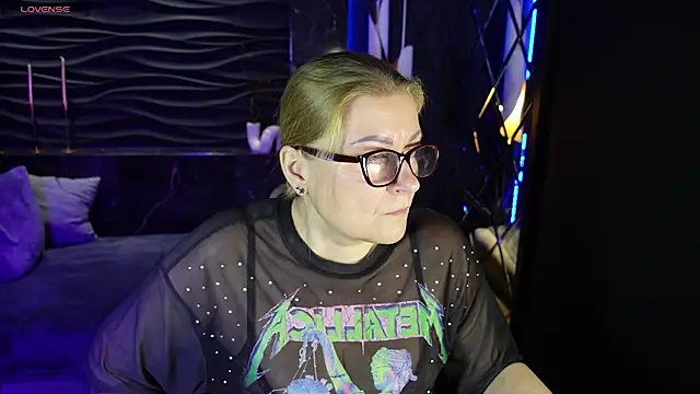 AlexandraKind online show from February 19, 2025, 8:41 pm