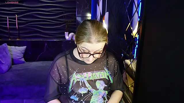 AlexandraKind online show from February 19, 2025, 11:46 pm