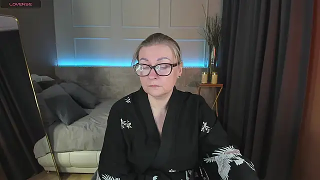 AlexandraKind online show from March 1, 2025, 8:53 pm