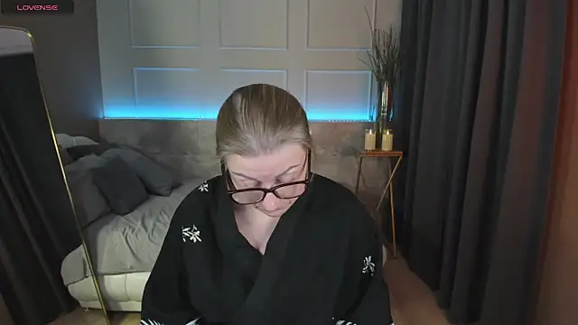 AlexandraKind online show from March 2, 2025, 12:31 am