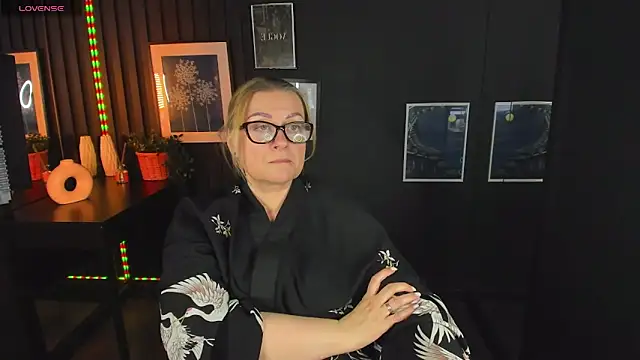 AlexandraKind online show from March 5, 2025, 2:46 am