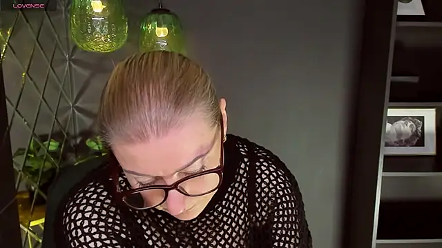 AlexandraKind online show from March 9, 2025, 3:11 am