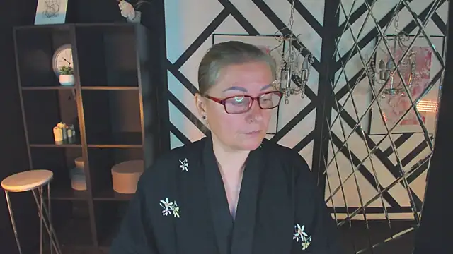 AlexandraKind online show from September 16, 2025, 2:18 pm