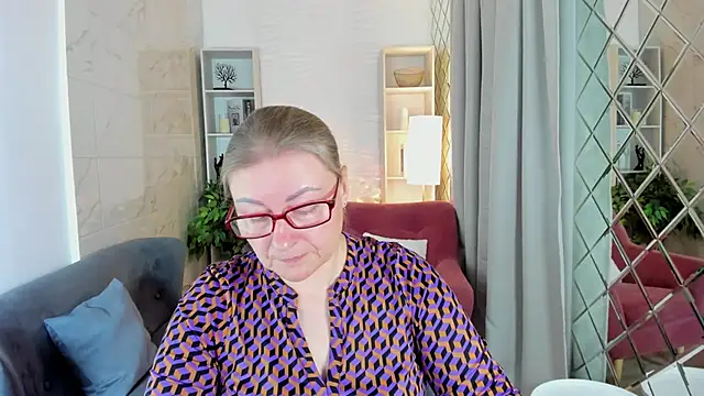 AlexandraKind online show from October 10, 2025, 2:05 pm