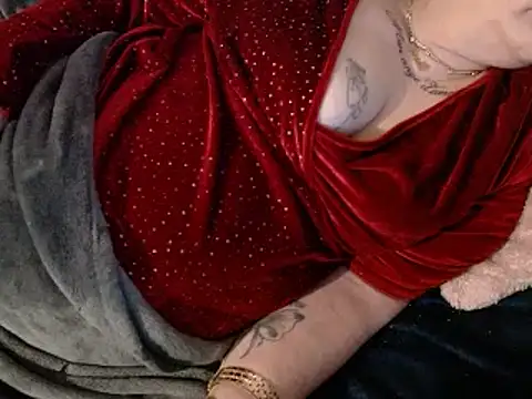 housewife shantie online show from February 15, 2025, 3:52 am