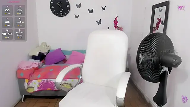 elly willis online show from April 21, 2026, 8:34 pm