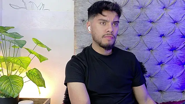 Tommidubois online show from September 21, 2025, 1:40 am