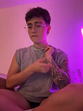 Chriss gomez2 online show from November 23, 2025, 2:33 am