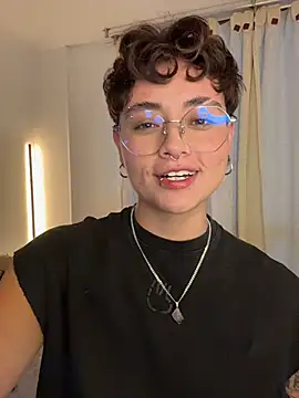 Snapshot of Chriss_gomez2 chatting on February 8, 2026, 11:19 pm Chriss gomez2 online show from February 8, 2026, 11:19 pm