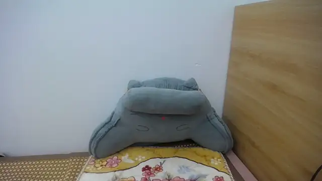 HotQueen online show from February 24, 2025, 1:10 pm