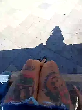 Snapshot of juli_morbos chatting on January 22, 2025, 12:49 pm juli morbos online show from January 22, 2025, 12:49 pm