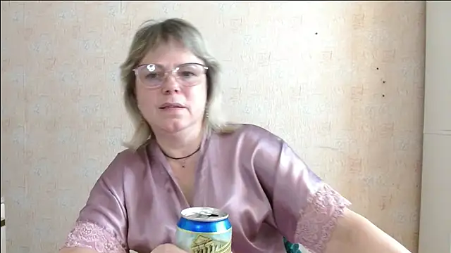 Snapshot of sweetsunset11 chatting on June 11, 2026, 3:21 pm sweetsunset11 online show from June 11, 2026, 3:21 pm