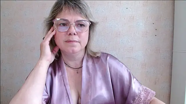 Snapshot of sweetsunset11 chatting on June 26, 2026, 3:49 pm sweetsunset11 online show from June 26, 2026, 3:49 pm