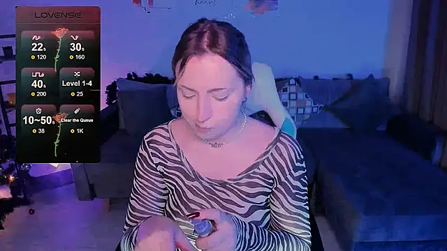 Snapshot of Jenny_Luvv chatting on December 28, 2024, 7:44 am Jenny Luvv online show from December 28, 2024, 7:44 am