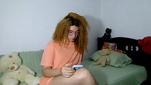 Snapshot of CELESSTESeductora chatting on May 27, 2026, 2:36 pm CELESSTESeductora online show from May 27, 2026, 2:36 pm