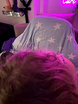 CurvyAnonymousGirl89 online show from September 11, 2025, 3:12 pm