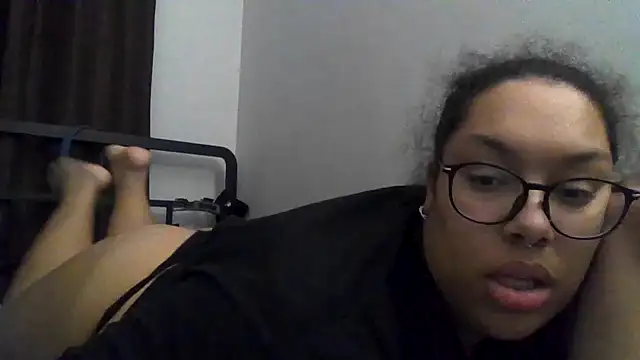 Snapshot of ariadxxx chatting on December 10, 2024, 3:20 am ariadxxx online show from December 10, 2024, 3:20 am