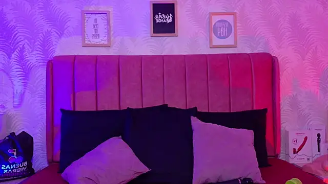 natacha  black  online show from March 31, 2026, 9:59 pm