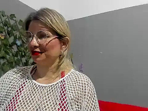 Snapshot of sexy_bigboooty chatting on December 5, 2024, 2:53 am sexy bigboooty online show from December 5, 2024, 2:53 am