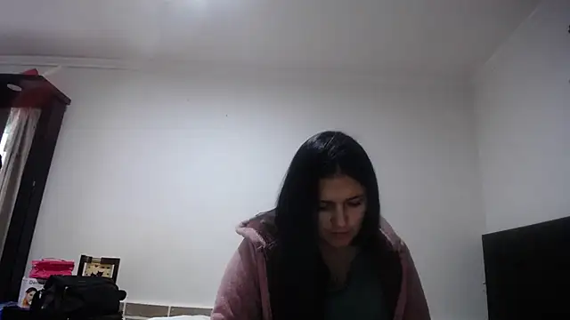 princehermosa44 online show from November 27, 2025, 8:11 pm