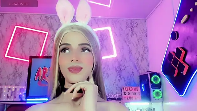 Snapshot of Alessa_mullen chatting on March 8, 2025, 6:43 am Alessa mullen online show from March 8, 2025, 6:43 am