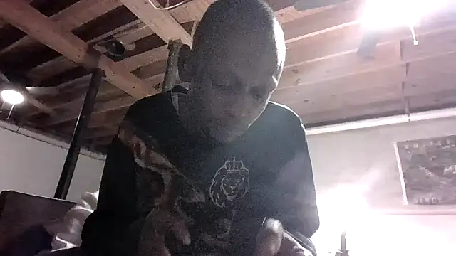 Snapshot of KinGKane84 chatting on December 4, 2024, 1:58 am KinGKane84 online show from December 4, 2024, 1:58 am