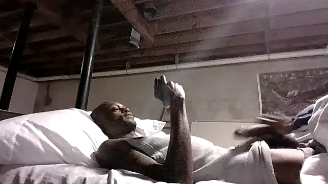 Snapshot of KinGKane84 chatting on December 10, 2024, 7:43 pm KinGKane84 online show from December 10, 2024, 7:43 pm