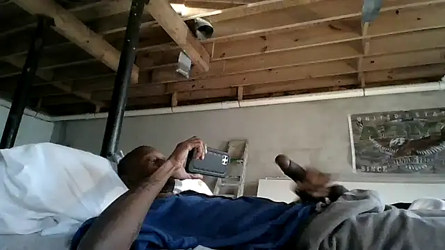 Snapshot of KinGKane84 chatting on December 12, 2024, 8:43 pm KinGKane84 online show from December 12, 2024, 8:43 pm