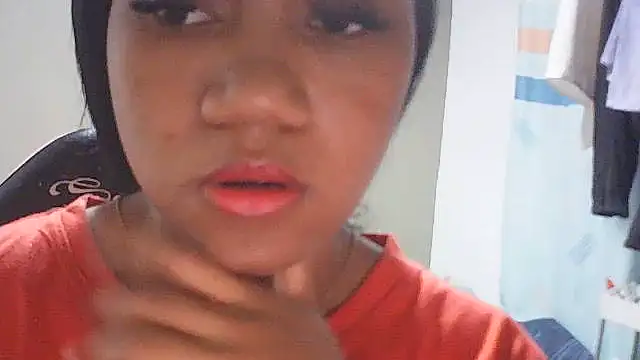 Snapshot of Fariana01 chatting on June 25, 2026, 11:42 pm Fariana01 online show from June 25, 2026, 11:42 pm