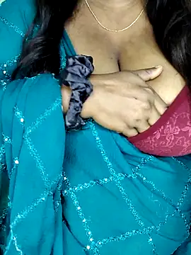 Snapshot of TANIYA-98 chatting on May 7, 2026, 3:06 pm TANIYA-98 online show from May 7, 2026, 3:06 pm