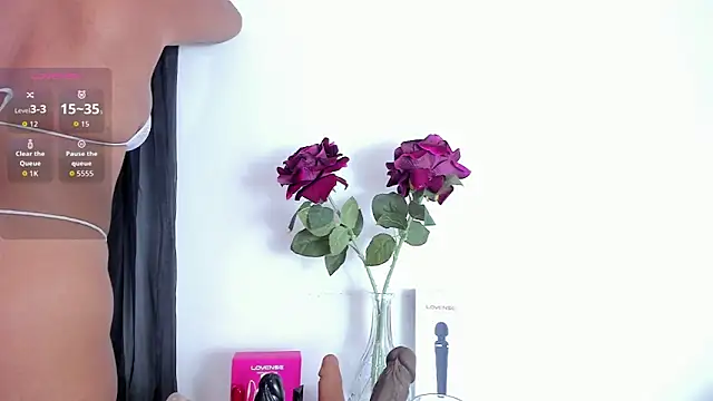 Madison-Diaz online show from October 27, 2025, 1:48 pm