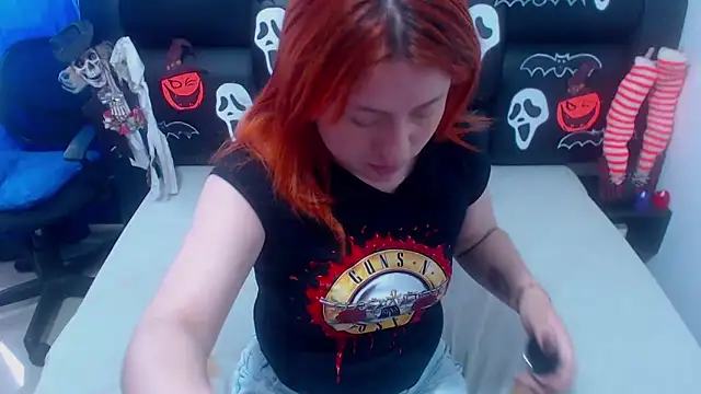 XxMiaSexxyHotxX online show from November 3, 2025, 2:07 pm