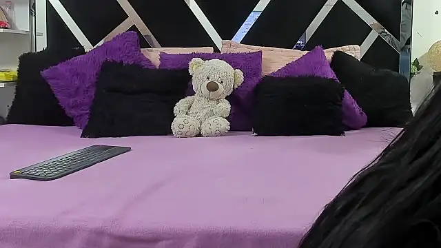 abby eemily online show from October 11, 2025, 12:04 pm