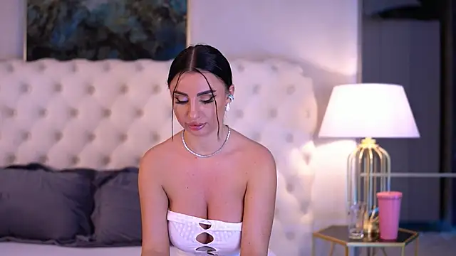 IsabelleHunt online show from January 20, 2025, 9:03 am