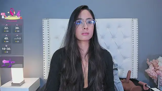 Julia Martinez  online show from September 22, 2025, 11:34 am
