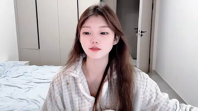 yangyang-1115 online show from October 21, 2025, 4:57 am